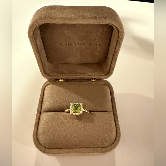 David Yurman PETITE CHATELAINE® PAVÉ BEZEL RING - Picture 4 of 7